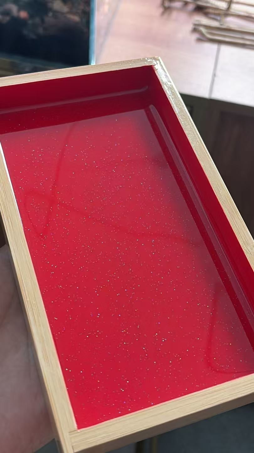 Separate speckled red finish of the urushi fish viewing box in a supplied original photograph
